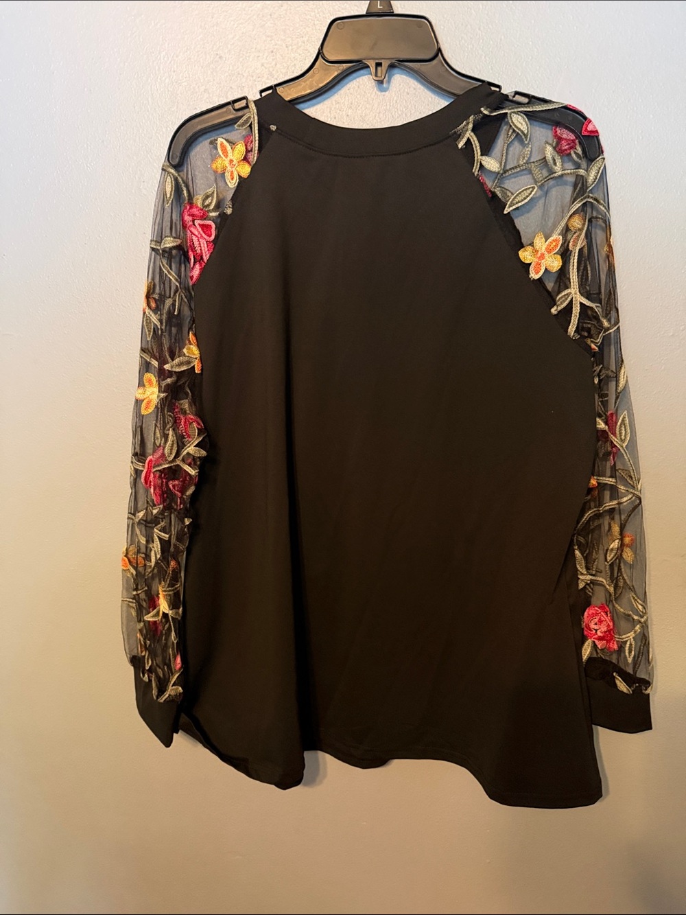 Source Unknown Black Top with Embroidered Floral Mesh Sleeves - Picture 4 of 5